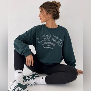 Nike Teal Green Pullover Sweatshirt with Collegiate Graphic